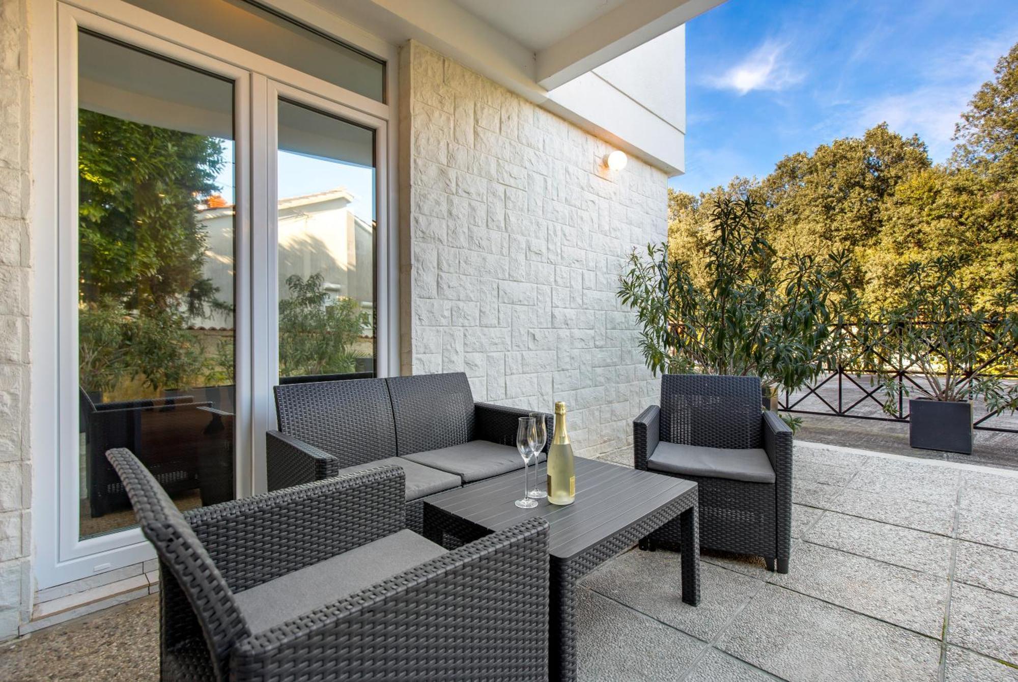 Brand New Apartments Villa Tereza Icici, 100M From The Beach Exterior photo